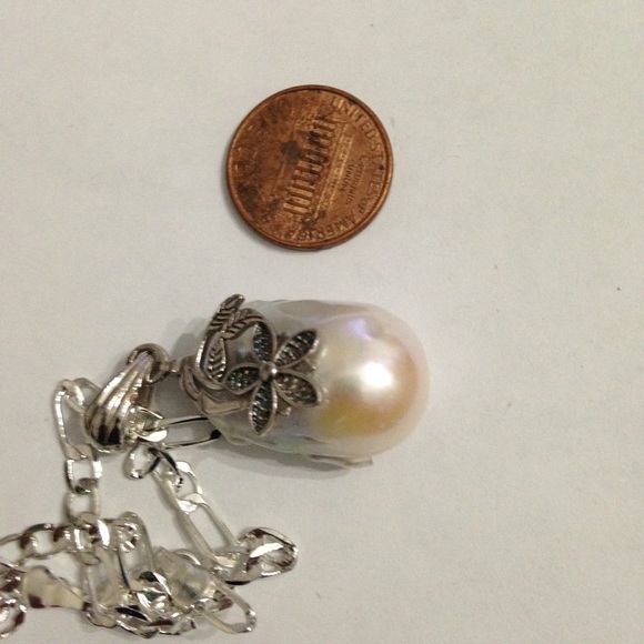 Genuine 1.25in Baroque Pearl Pendant n Earrings - Picture 8 of 16